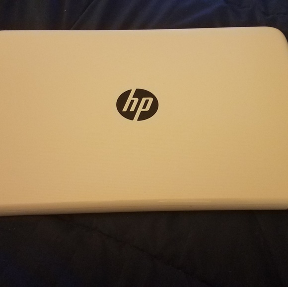 Laptop - Picture 2 of 6